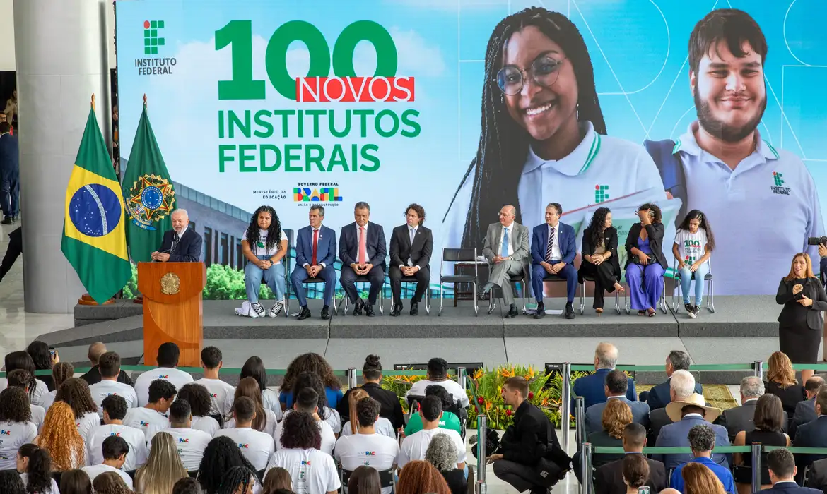 Governo federal anuncia 100 novos campi de Institutos Federais